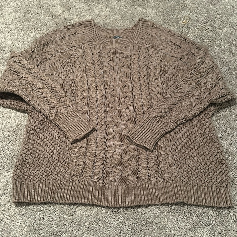 Aerie cable knit sweater in Taupe color, size Lg